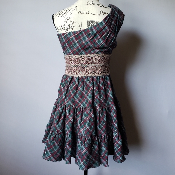 Gorgeous Chelsea & Violet one shoulder party dress - Picture 4 of 8